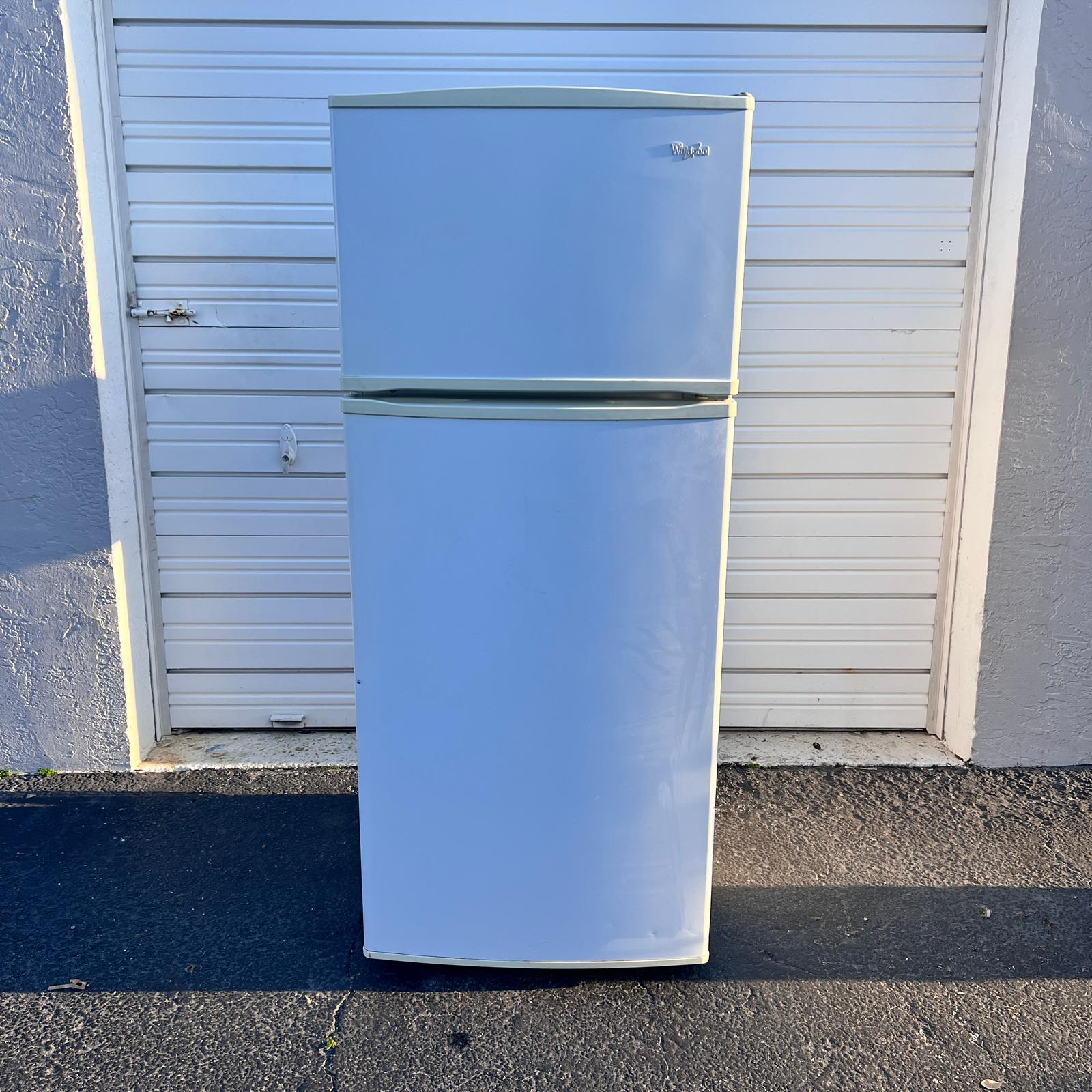 Whirlpool Top and Bottom Refrigerator Whirlpool Top and Bottom Refrigerator
